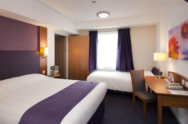 Premier Inn Blackpool East Esterno foto
